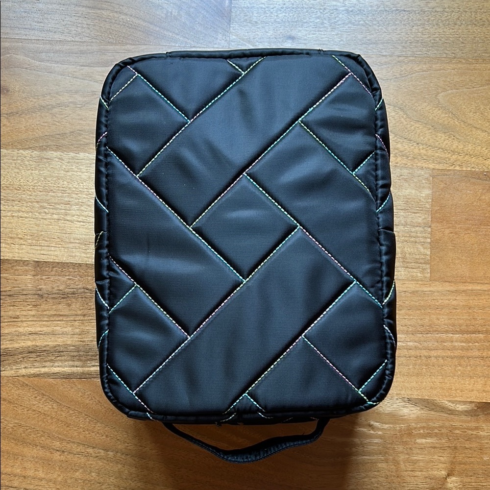 NWOT Lug Wingback in Black Rainbow stitch